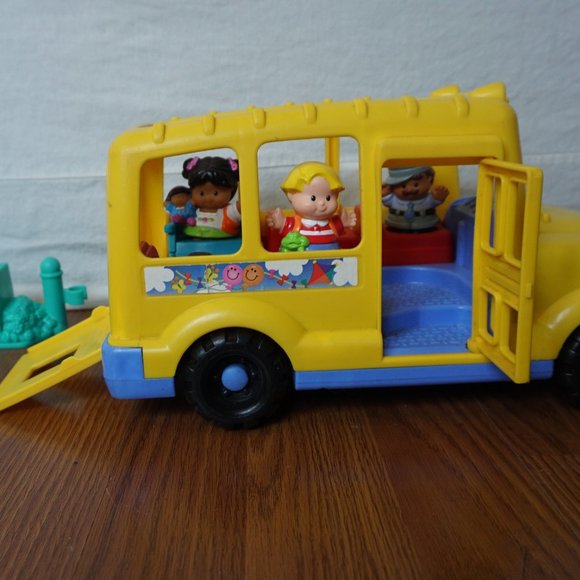 Fisher Price Little People School Bus - Picture 2 of 4